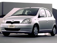 Фото Toyota Vitz I (XP10) 5D Правый руль